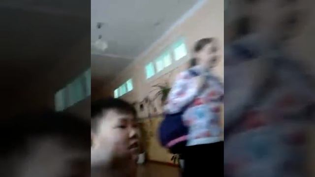 Не большое видео на перемене если бы я сняла как звенит звонок вы бы оглохли смотреть онлайн