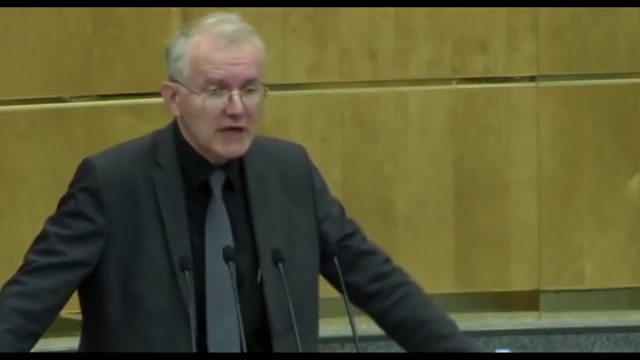 Депутат ВЫСКАЗАЛСЯ. Работать будут ПО СТАРОМУ – до ГPOБА ) смотреть онлайн