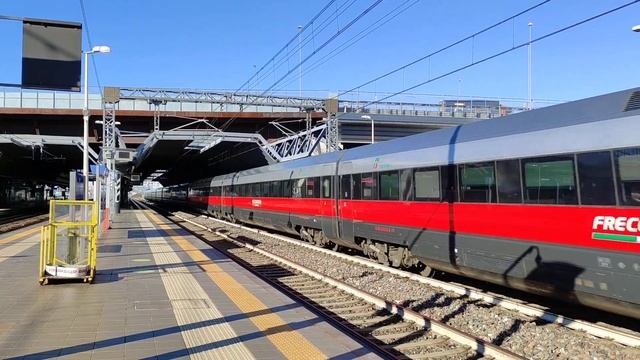 ETR 500.31 Frecciarossa Trenitalia in transito a Rho Fiera смотреть онлайн
