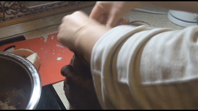 Волшебный горшочек. Ребрышки с капустой, картошкой и помидорами. смотреть онлайн