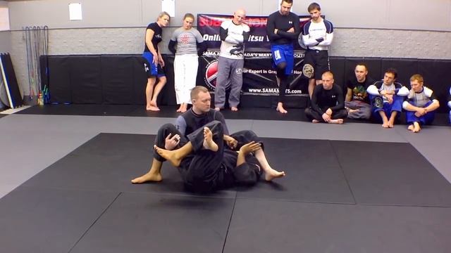 Escaping the Arm Bar Attempt (from Spider Web) with Renato Laranja смотреть онлайн