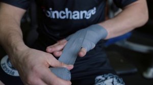 КАК БИНТУЕТ РУКИ БОЕЦ UFC?