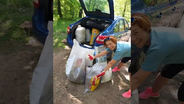 Кто-то в лес ходит по грибы, по ягоды, а мы пошли в лес за землей)))) смотреть онлайн