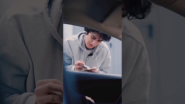 Спит с открытыми глазами смотреть онлайн