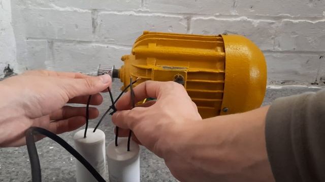 ПОДКЛЮЧАЕМ МОЩНЫЙ ТРЁХФАЗНЫЙ АСИНХРОННЫЙ ЭЛЕКТРОДВИГАТЕЛЬ 380V НА 220V ПО ЗВЕЗДЕ С РЕВЕРСОМ 4К 2021 смотреть онлайн