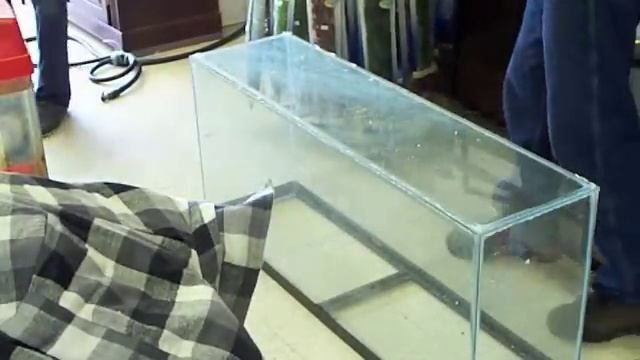 # 395 Removing and replacing the Bottom of a Tank Part Seven Carls Aquarium смотреть онлайн