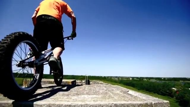 Extreme On Bike.flv