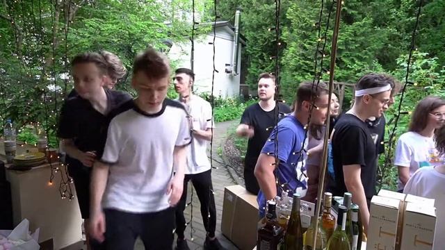 ФРИК ХАТА ПОЗДРАВИЛА АРИНЯН С ДНЮХАЙ / АРИНА ЗАПЛАКАЛА ПРИ ВСЕХ смотреть онлайн