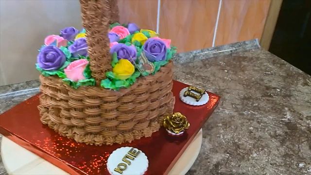 Тортик, корзинка с цветами! смотреть онлайн