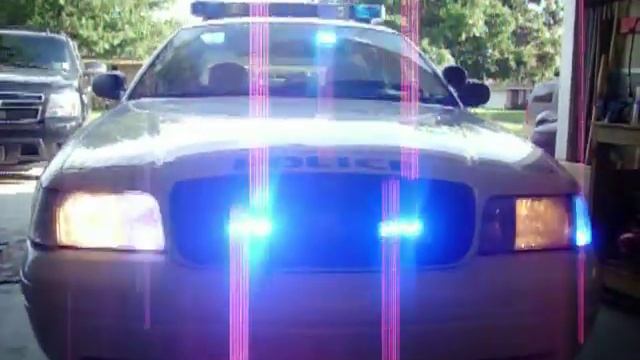 Five O Lighting Front of Local Police Car смотреть онлайн