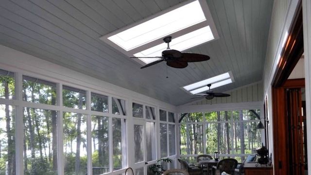 Варианты отделки потолка на веранде