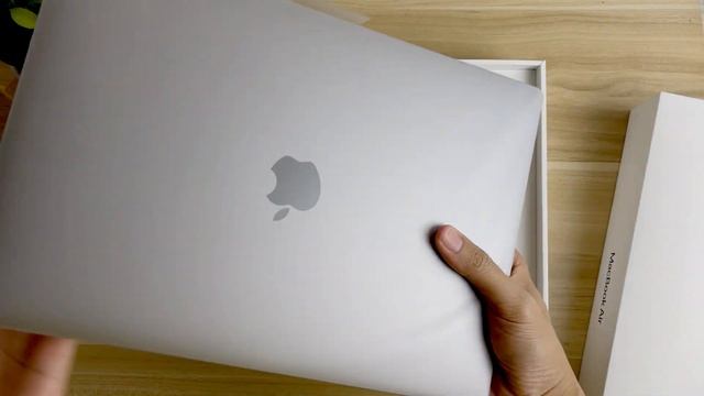 แกะกล่อง Macbook Air M1 สี space gray คนสุดท้ายจริง ๆ смотреть онлайн