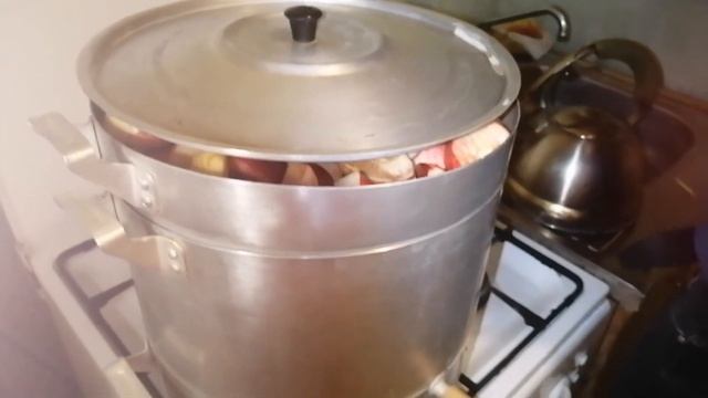 ГОТОВИМ ЯБЛОЧНЫЙ СОК НА ЗИМУ II СКОЛЬКО СОКА В ЯБЛОКАХ?! смотреть онлайн