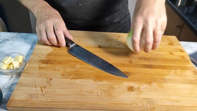 Говяжий язык под сметанном - чесночном соусе. смотреть онлайн