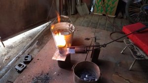 очистка свинца от грязи песка и смолы