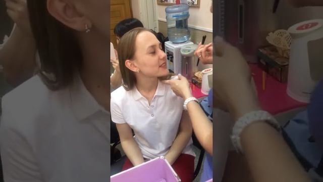 как правильно замазать прыщ смотреть онлайн