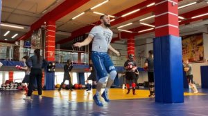 КАК ПРЫГАТЬ НА СКАКАЛКЕ КАК БОЕЦ ИЛИ БОКСЁР?