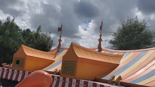 Dumbo The Flying Elephant - Shanghai Disneyland смотреть онлайн