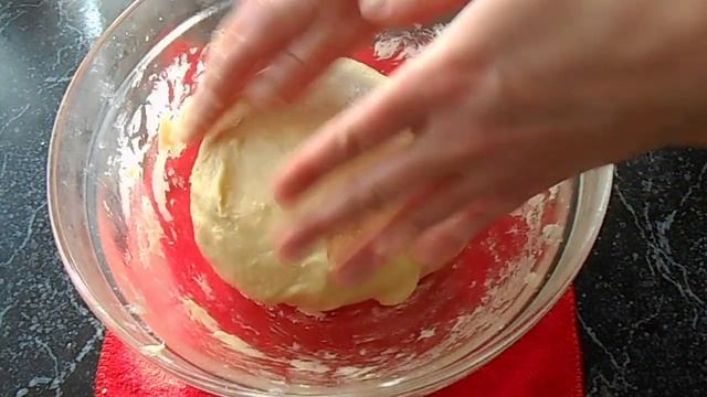 Пирожки с повидлом! Дрожжевые пирожки с начинкой в духовке! смотреть онлайн