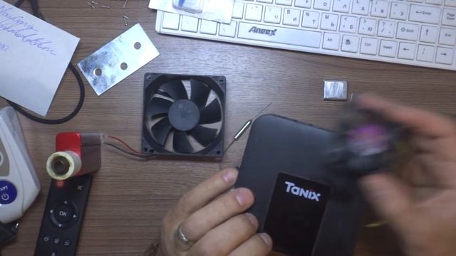Android ТВ приставка Tanix TX3 mini. Установка принудительного охлаждения процессора. смотреть онлайн