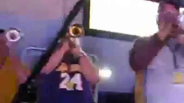 LA Laker Band Tusk смотреть онлайн