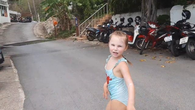 Проводили Сергея, Най-Харн - Большая волна утопила телефон и накрыла Машуню - Katipunich смотреть онлайн