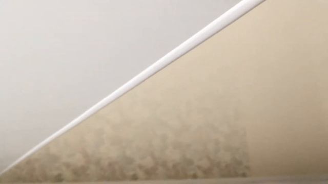 Как зонировать комнату натяжными потолками в одном уровне разного цвета и фактуры. смотреть онлайн