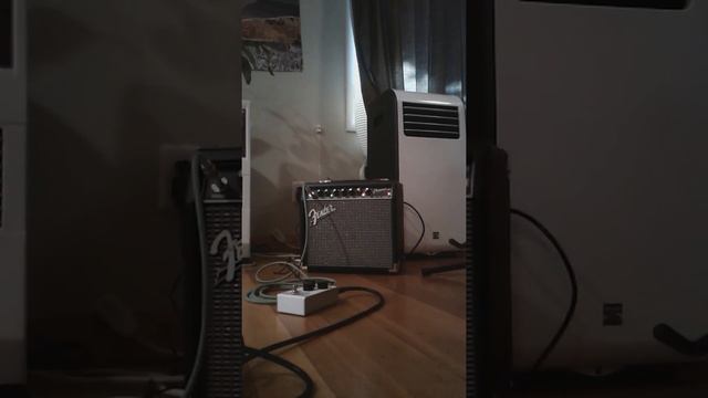 El Mocambo Overdrive w/ Squier Stratocaster and Fender Champion 20 : Living Room Blues Tone смотреть онлайн