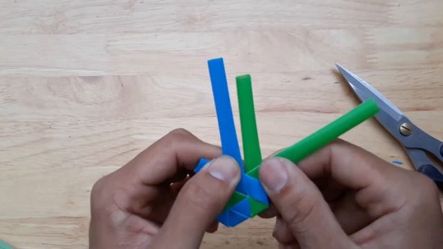 как сделать сердечко из трубочек для коктейля смотреть онлайн