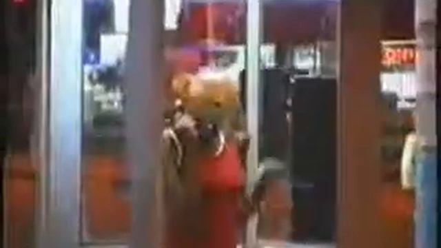 Levis Jeans commercial - Swap.mp4 смотреть онлайн