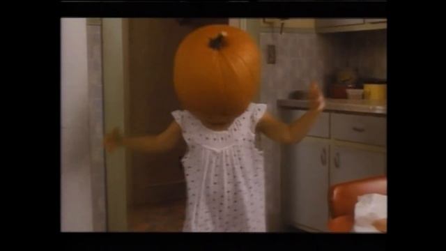 Cher - The Shoop Shoop Song (It's in His Kiss) [Official Video] ft. Winona Ryder, Christina Ricci смотреть онлайн