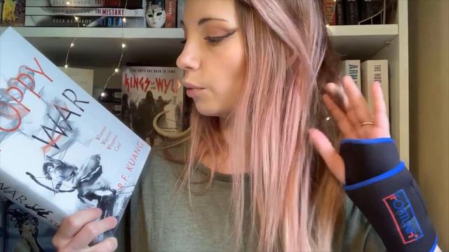 RECOMMENDING BOOKS (AND COMICS) FOR EVERY FANTASY SUB-GENRE IN EXISTENCE смотреть онлайн