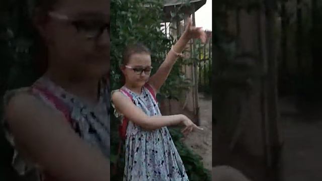 Небольшой влог на даче чекни описание! смотреть онлайн
