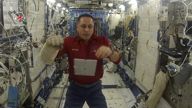 Космонавт рассказывает про выход в открытый космос смотреть онлайн