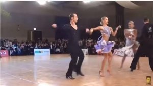 Кружит судьба на каблуках