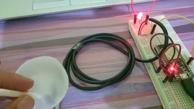 ESP32 With MQTT to Publish DS18B20 Temperature Readings смотреть онлайн