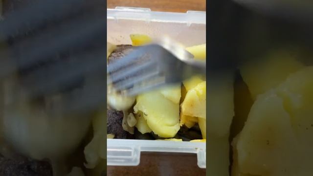 Печенка с картошкой на обед!