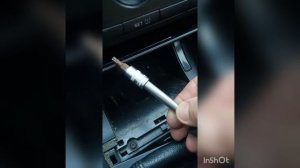 Шкода Октавия а5 подсветка пепельницы ремонт, замена лампочки.