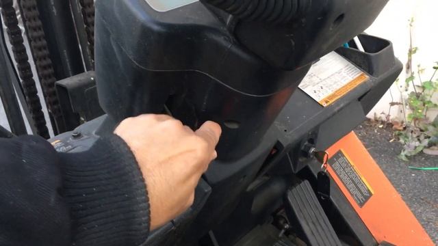 How to open forklift engine hood смотреть онлайн