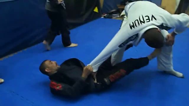 BJJ TEAM BARILOCHE - ACADEMIA LOTUS - TECNICAS 5 смотреть онлайн