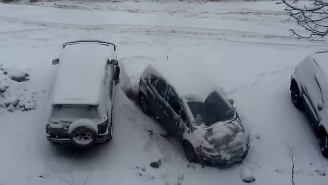 Выезд задом с парковки, женщина не жгёт, она просто выжигает! смотреть онлайн