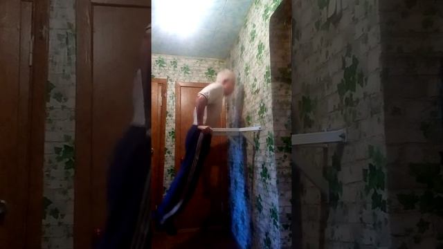 63 года 107раз отжался на брусьях. смотреть онлайн