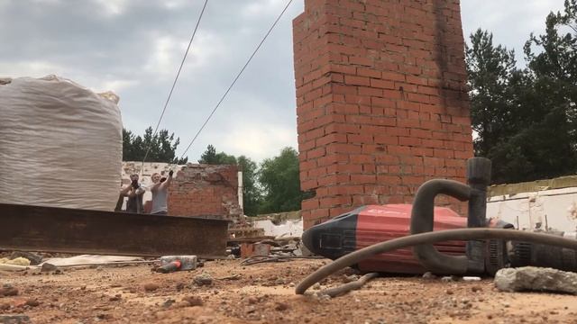 Глаза боятся руки делают!!! Роняем дымоход смотреть онлайн