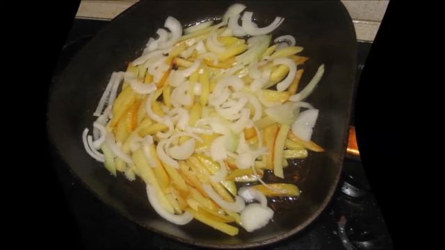Как пожарить картошку с луком смотреть онлайн