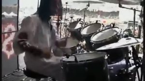 Барабанщик Slipknot разогревается