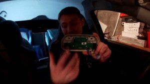 Lada vesta установка плафона заднего ряда