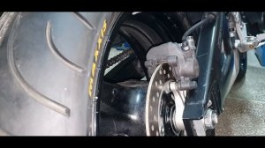Замена задних колодок на мотоцикле