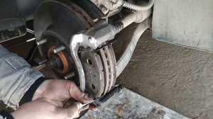 Hyundai Creta, смена резины - ревизия направляющих суппорта.