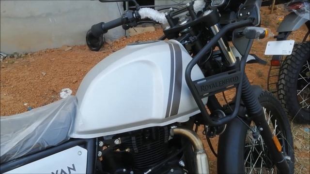 New Royal Enfield Himalayan Launched | 3 New Colours, Mirage Silver, tripper navigation смотреть онлайн
