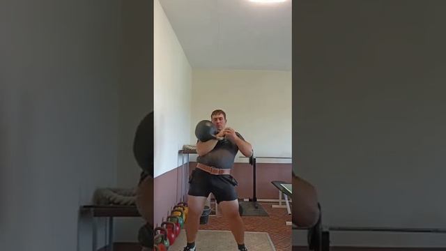 Толчок #гордеевскаягиря 64 кг💪 140 lb kettlebell jerk🔥 Instagram @gordey.diachenko смотреть онлайн